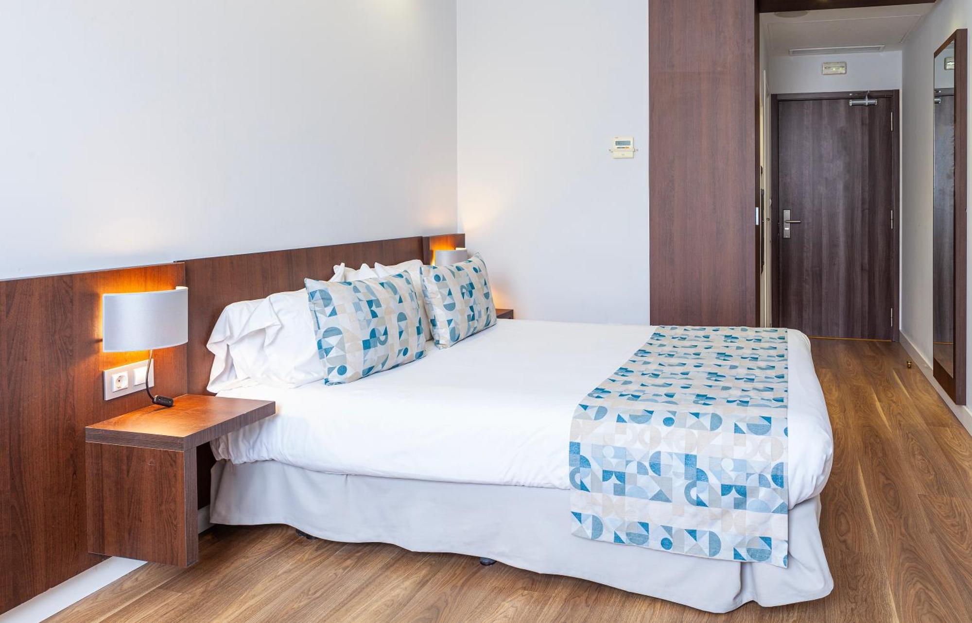Hotel Olympia Universidades Valencia Exteriör bild
